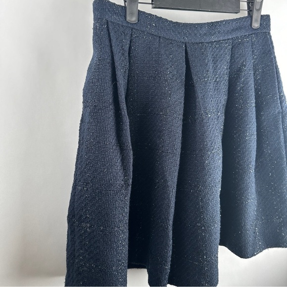 Banana Republic Pleated Black and Navy Blue Tweed Skirt | US Size 6 - Picture 2 of 8